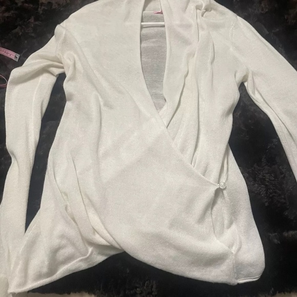 Lilly Pulitzer Sydelle Wrap Sweater, Ivory, Cashmere Blend, Size Medium - Picture 12 of 16